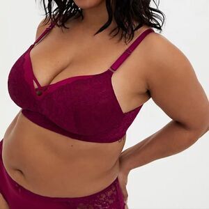 TORRID WIRE-FREE PUSH-UP SUPER SOFT LACE 360°
BACK SMOOTHING BRA size 42D